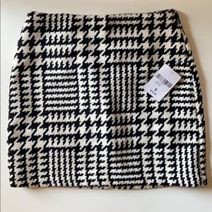 Houndstooth mini skirt